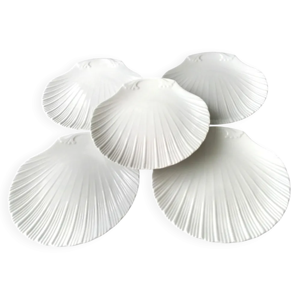 5 Assiettes en forme de coquilles St Jacques en Porcelaine de Limoges