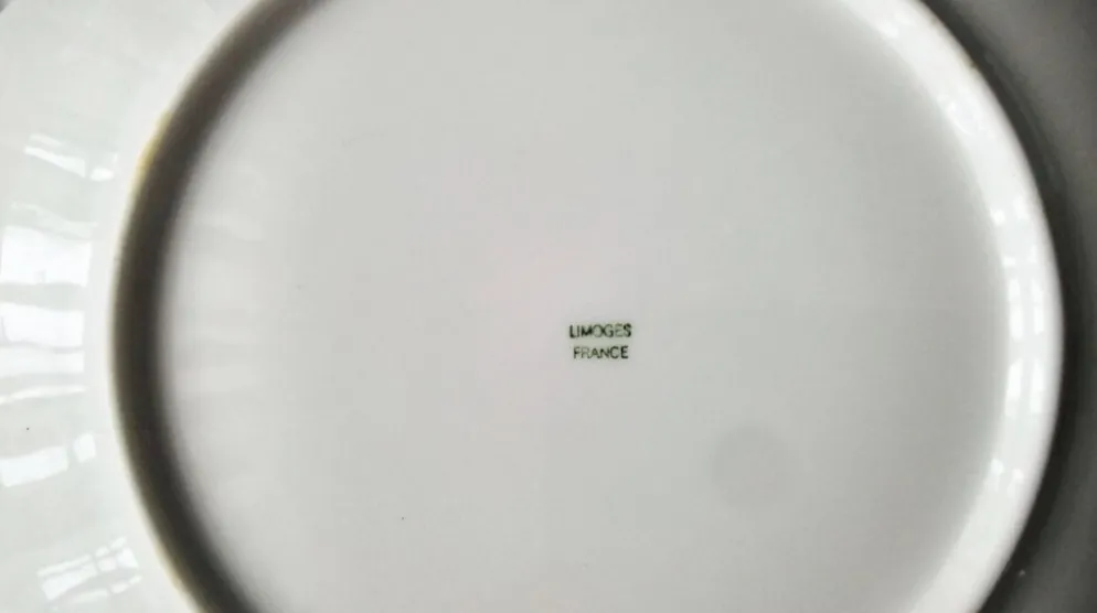 5 Assiettes en forme de coquilles St Jacques en Porcelaine de Limoges