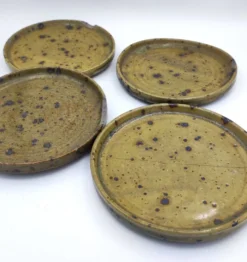 Assiettes en grès Deblander