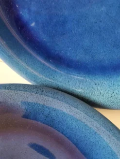 6 assiettes en grès émaillé – bleu cobalt & turquoise