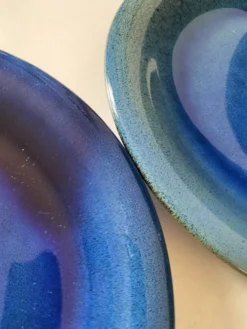 6 assiettes en grès émaillé – bleu cobalt & turquoise