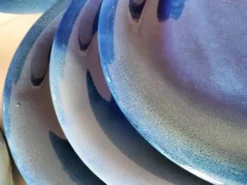 6 assiettes en grès émaillé – bleu cobalt & turquoise