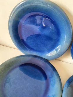 6 assiettes en grès émaillé – bleu cobalt & turquoise