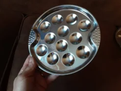 6 assiettes escargots en métal