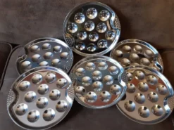 6 assiettes escargots en métal