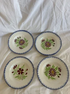 Assiettes à fleurs
