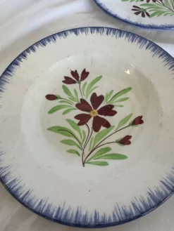 Assiettes à fleurs