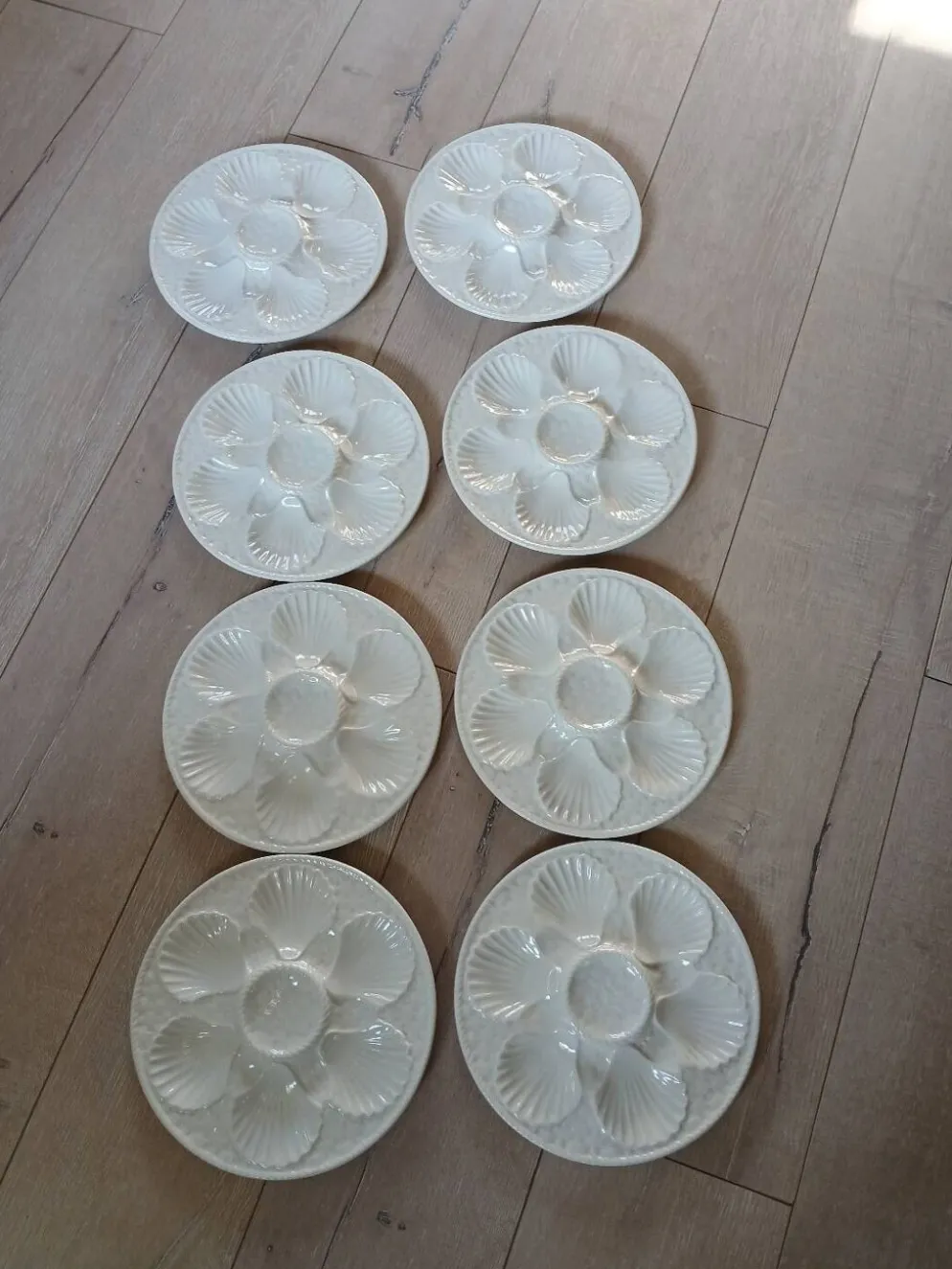 8 assiettes à huitres anciennes Longchamp