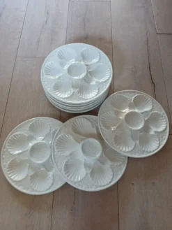 8 assiettes à huitres anciennes Longchamp
