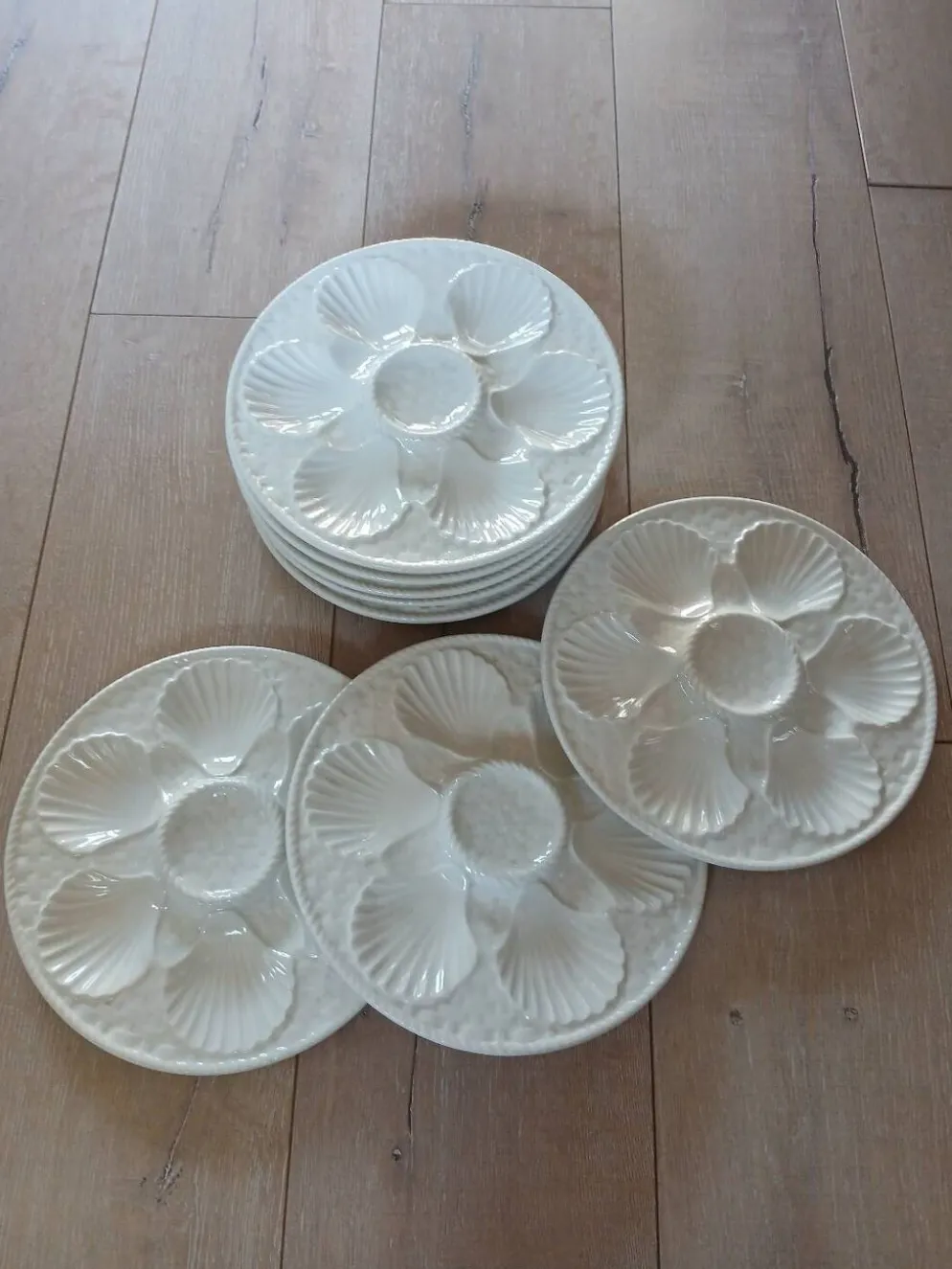 8 assiettes à huitres anciennes Longchamp