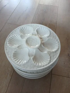 8 assiettes à huitres anciennes Longchamp