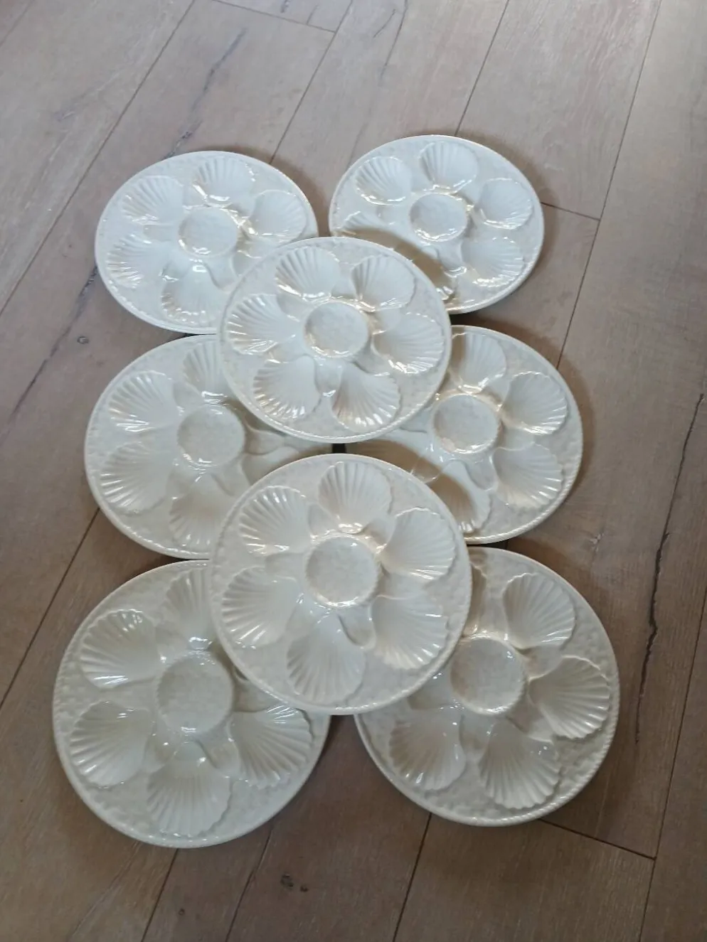 8 assiettes à huitres anciennes Longchamp
