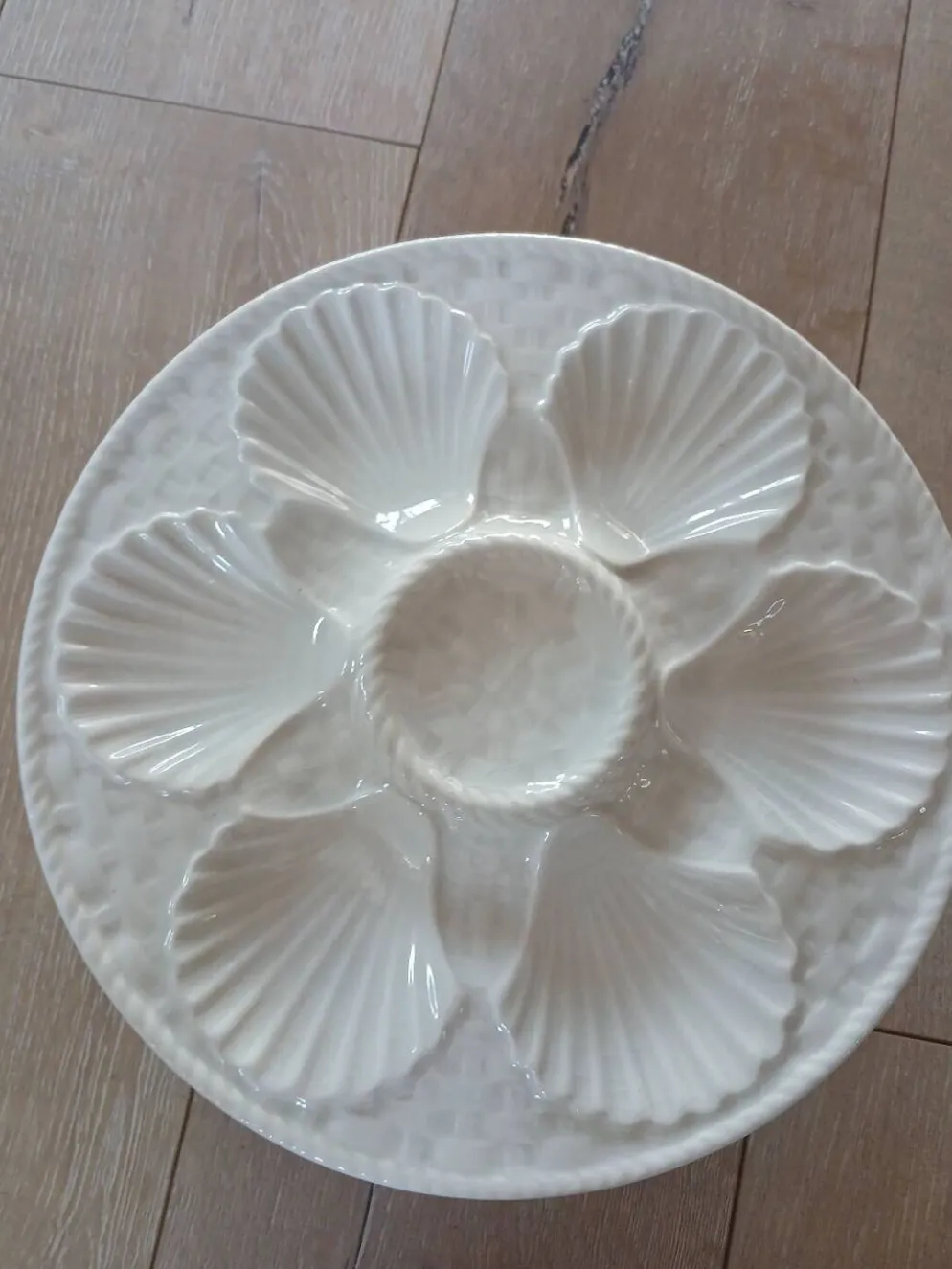 8 assiettes à huitres anciennes Longchamp