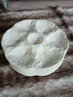 7 assiettes à huitres anciennes Gien