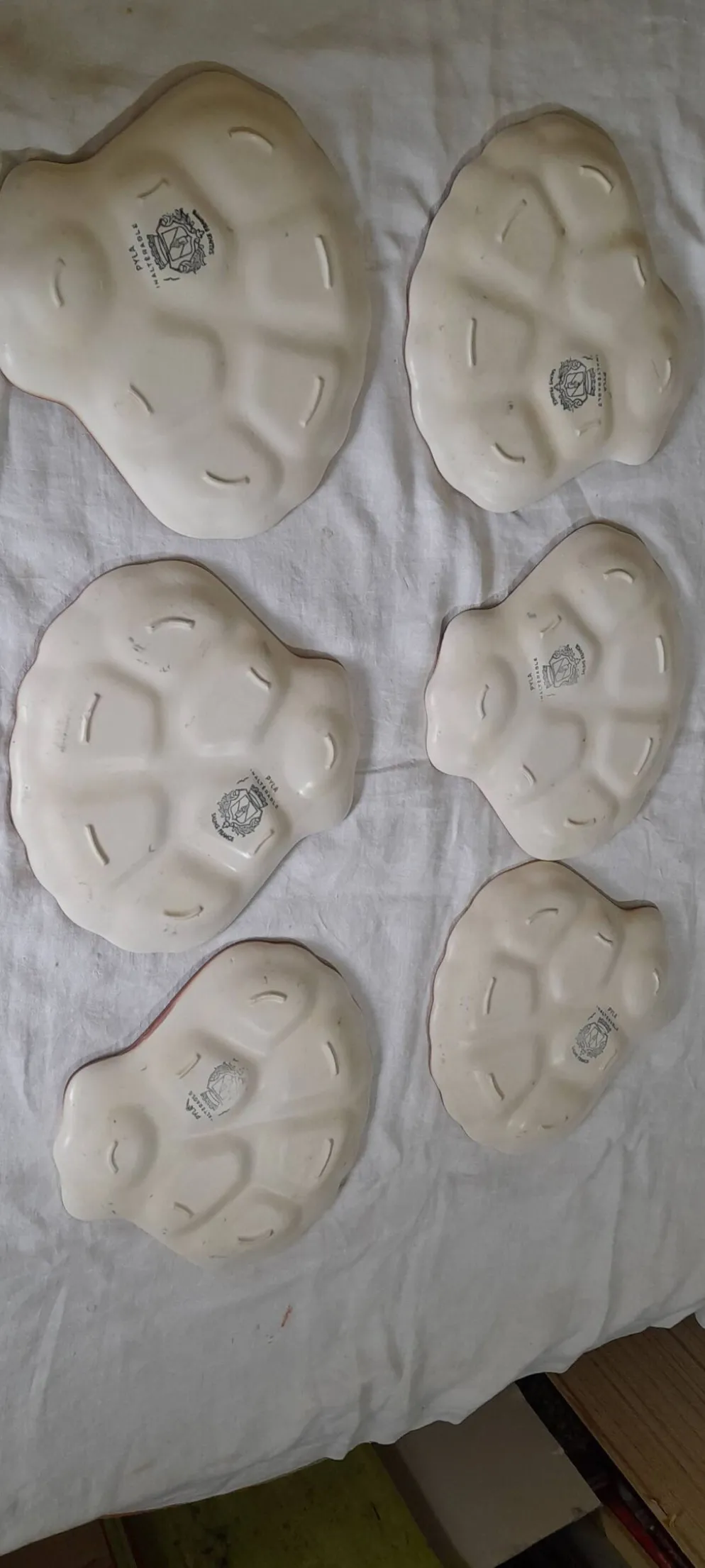 6 assiettes à huitres en faïence de Salins modèle Pyla