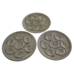 3 assiettes à huitres en grès