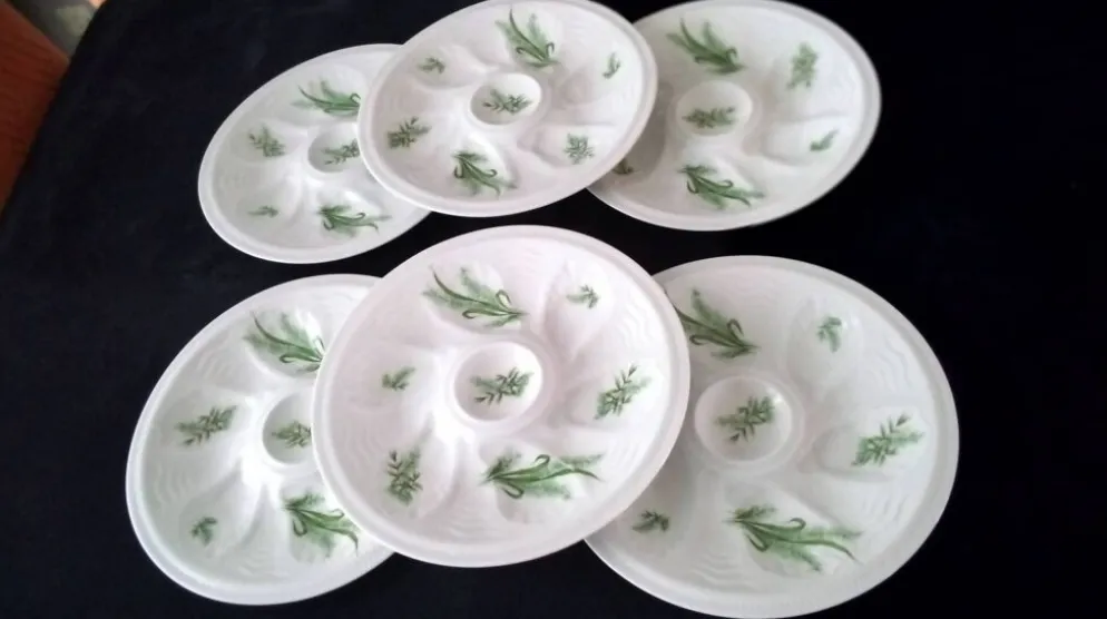 6 Assiettes à huitres en porcelaine de Limoges