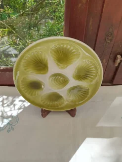 12 assiettes à huitres et plat Moulin des loups