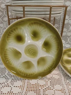 11 assiettes à huitres et 1 plat Orchies Moulin des Loups
