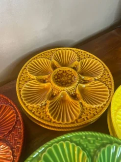 10 assiettes à huître colorées