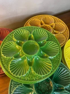 10 assiettes à huître colorées