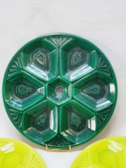 3 assiettes à huîtres art déco décor géométrique vert