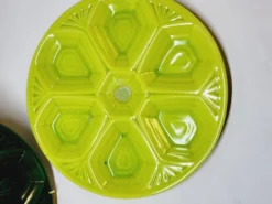 3 assiettes à huîtres art déco décor géométrique vert
