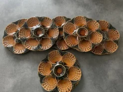 Assiettes à huîtres en majolique Sarreguemines