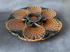 Assiettes à huîtres en majolique Sarreguemines