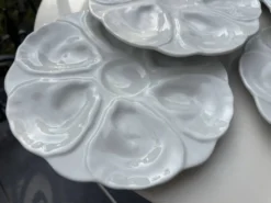 6 assiettes à huîtres majolique