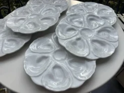 6 assiettes à huîtres majolique