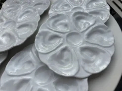 6 assiettes à huîtres majolique