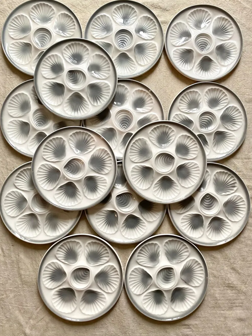 14 assiettes à huîtres Moulin des loups