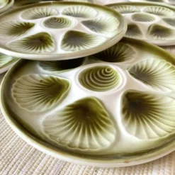 Assiettes à huîtres Moulin des Loups et plat assorti -1970