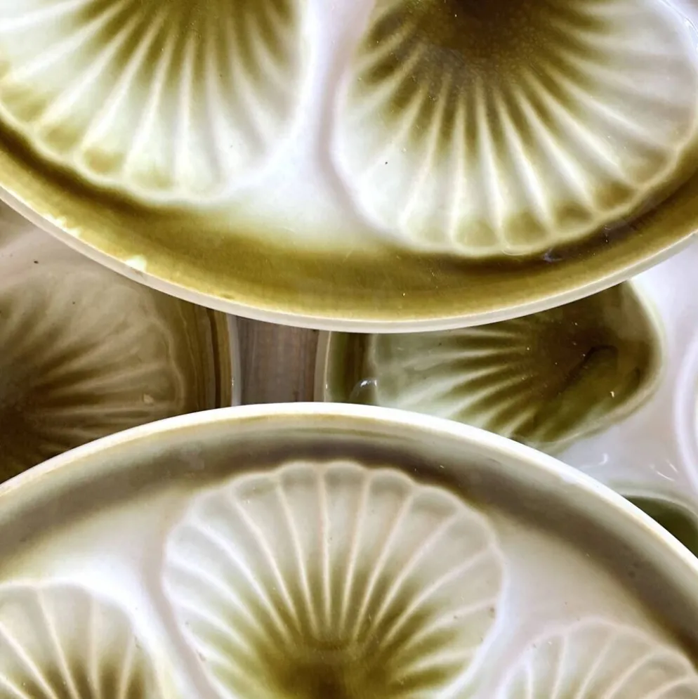 Assiettes à huîtres Moulin des Loups et plat assorti -1970