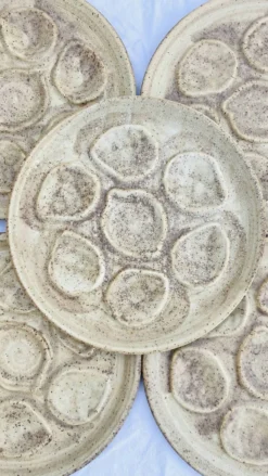 Assiettes à huîtres vintage en grès