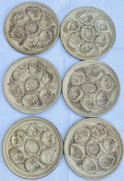 Assiettes à huîtres vintage en grès
