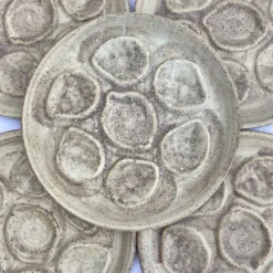 Assiettes à huîtres vintage en grès