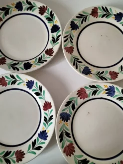 4 assiettes Longchamp décor floral stylisé années 30-50