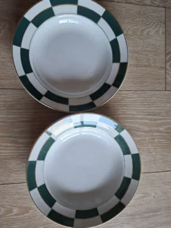 Assiettes Luneville damier ver et blanc 1910-1930