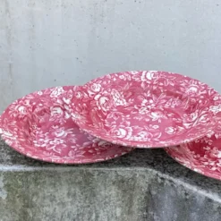 Assiettes à motif fleurs