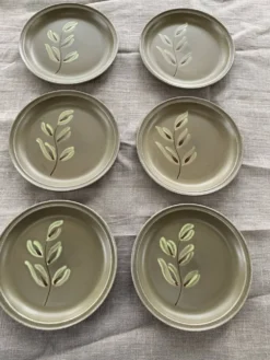 6 assiettes peintes à la main, atelier du revernay vintage