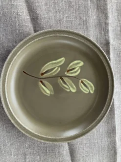 6 assiettes peintes à la main, atelier du revernay vintage
