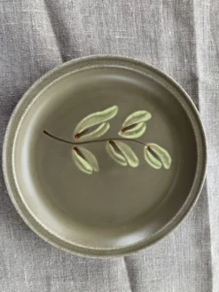 6 assiettes peintes à la main, atelier du revernay vintage