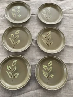 6 assiettes peintes à la main, atelier du revernay vintage