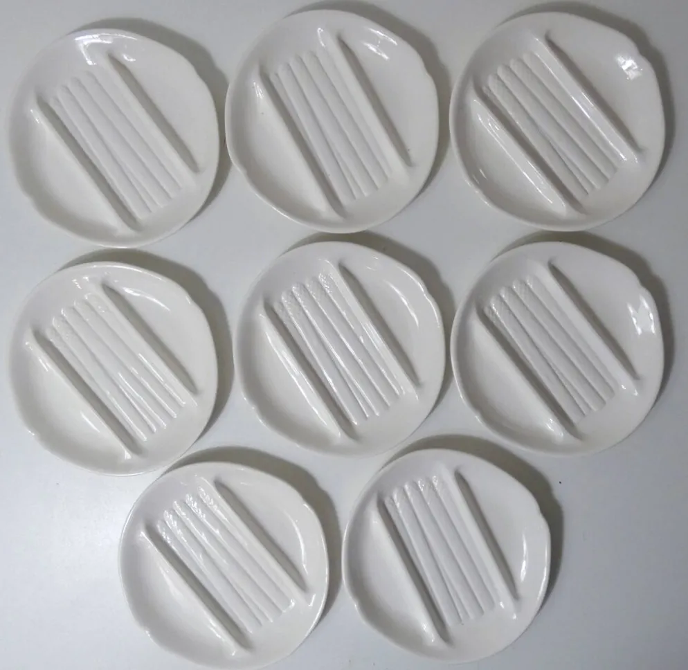 8 assiettes + 1 plat à asperges faïence de salins pompadour blanc vintage