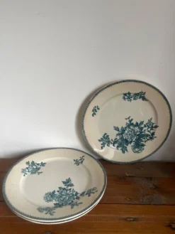 3 assiettes plates