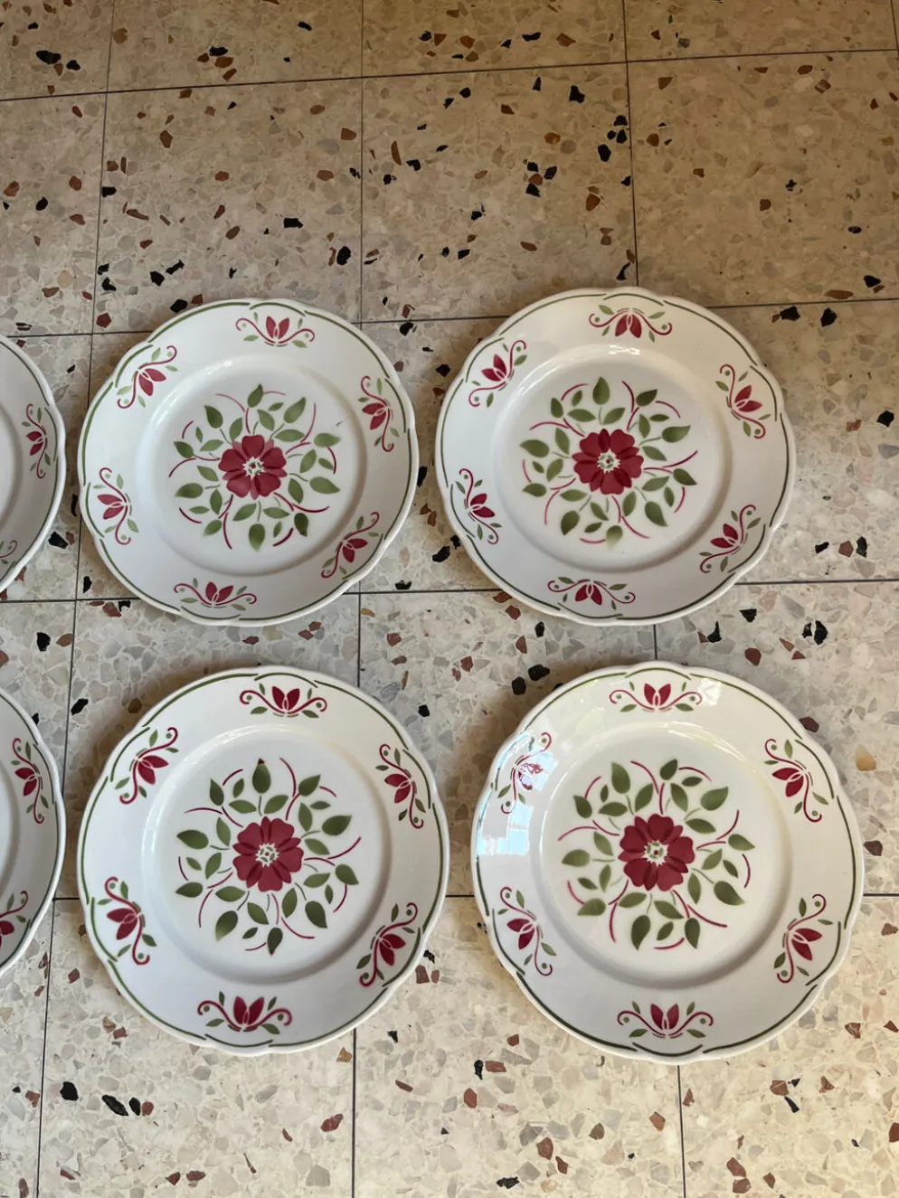 6 assiettes plates