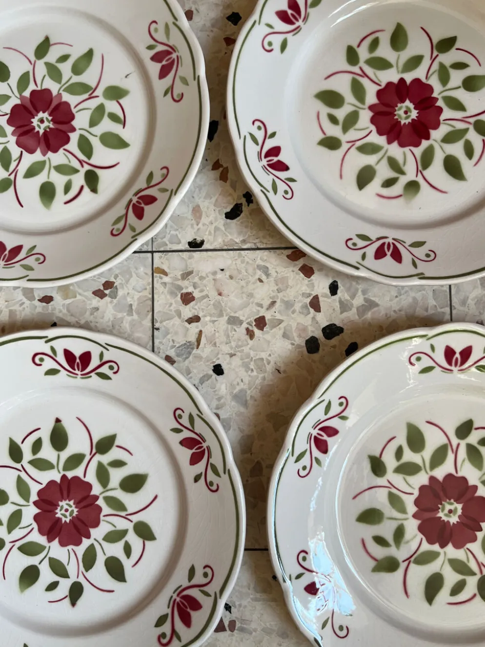 6 assiettes plates