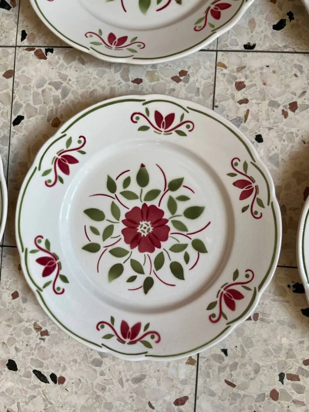 6 assiettes plates
